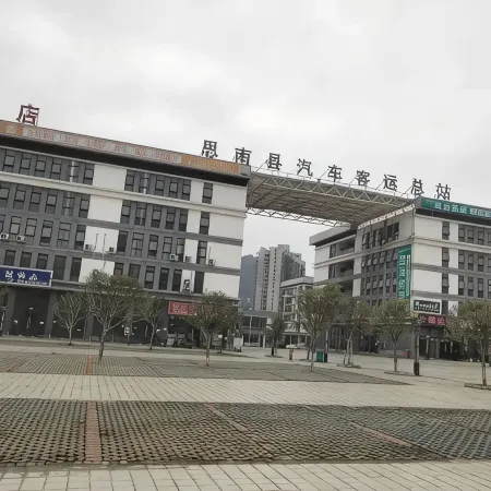 August Hotel