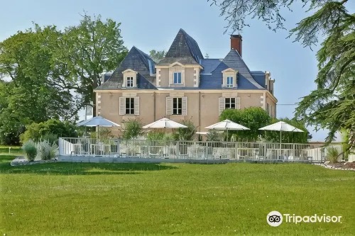Hôtel & Restaurant - le Manoir des Cèdres - Piscine extérieure et Climatisation - parking