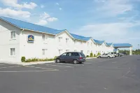 Spark by Hilton West Coxsackie - parking