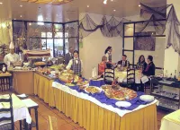 Tryp by Wyndham Montijo Parque Hotel - 朝食