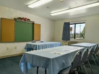 Super 8 by Wyndham Cromwell/Middletown Hotels in Middlesex County