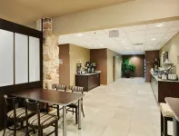 瑟西温德姆麥客達套房酒店