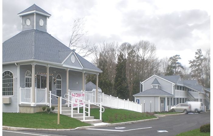 Village Inn & Suites - Smithville