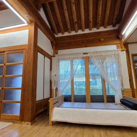Hanok Yeonggot House Muan
