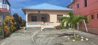 PalmVille - Charming 2-bedroom house with AC, WiFi