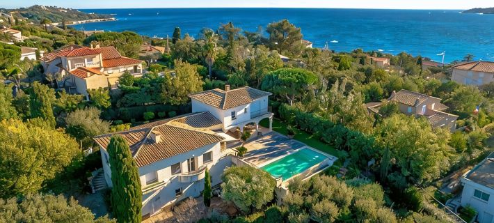 Luxury villa with infinity pool Sea view on the Gulf of Saint Tropez Hotels in Sainte-Maxime