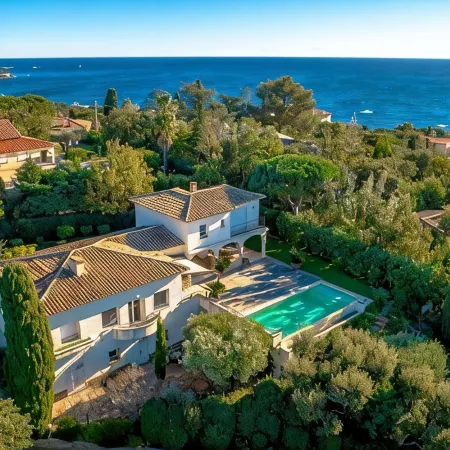 Luxury villa with infinity pool Sea view on the Gulf of Saint Tropez