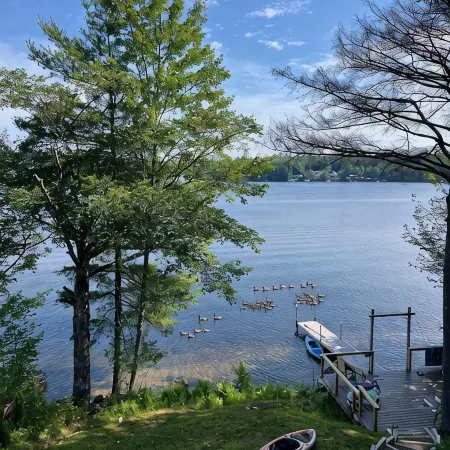 Half Moon Lake, Barnstead, NH vacation house on water front with firepit