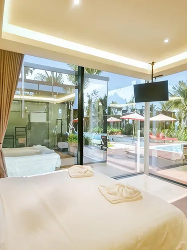 รูปภาพของMirror Mirror Hotel Cafe & Restaurant