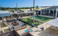 Private Beach Oasis with Pool, Hot Tub, Outdoor TV & Bikes, Near Alys + Rosemary - Pools