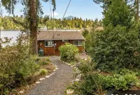 Charming 1 bedroom cabin on Lake Bosworth. Close to  historic downtown Snohomish - 小木屋