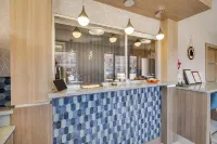 Prestige Inn - Motels