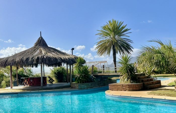 Stay at Casa Carnaval walking distance to Playa Moreno