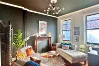 5BR Hollywood-Glam-Themed Historic Home + Sauna, Sleeps 12