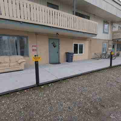 Centrally Located 2Br: Mins to Airport, Full Kitchen, WiFi & on-Site Laundry. Hotel Exterior