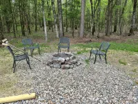 Shady Pines Cottage; A Charming 2-Bedroom Cottage. Pet-Friendly! - 民泊