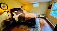 Private Garden-Level Retreat Near Corn Hill Beach - Quiet - Dog Friendly - Wifi