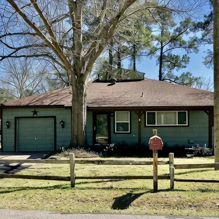 Waterfront Family Lake House with Gameroom