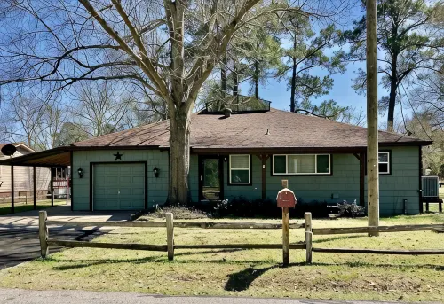 Waterfront Family Lake House with Gameroom
