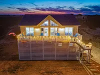 Spring Special  Hot Tub  Ice Machine  Pet Friendly 4X4 Vehicles - Wifi