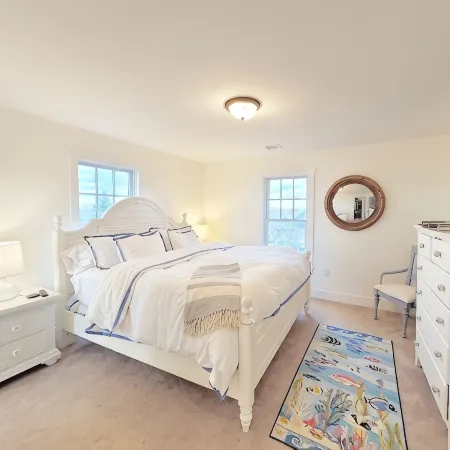 Beautiful 4 bed with Pool + Spa
