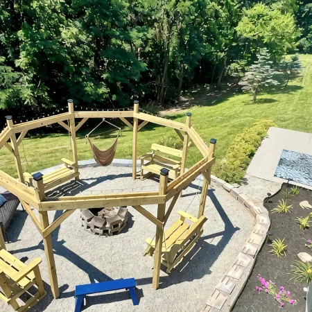 Lakefront + Hiking Trail + Huge Family Friendly House + Near Ark Encounter