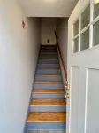 ~2.5mi to Beaches & Downtown Newport - Private Apartment - Condos