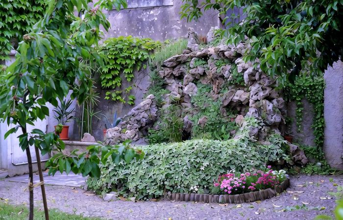 Character House with Garden, Well-Equipped, Quiet, Close to Town Center