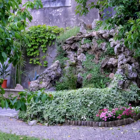 Character House with Garden, Well-Equipped, Quiet, Close to Town Center