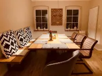 Old smithy, 8 persons, 2 bathrooms, 4 bedrooms, downtown, quiet, wifi