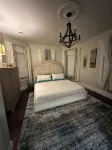 The Brick house on Lincoln-Walk to Shops, 15 Min to Gettysburg - 4-Star