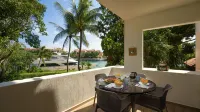 Chac Hal Al, Casa Calandria lovely studio steps from the beach.