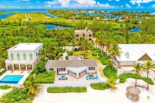 Moon Glow DREAMY 2BR OCEANFRONT VILLA WITH PRIVATE BEACH, Kayak, Snorkeling
