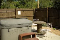 Clyde's Cabin + Hot Tub - 3-Star