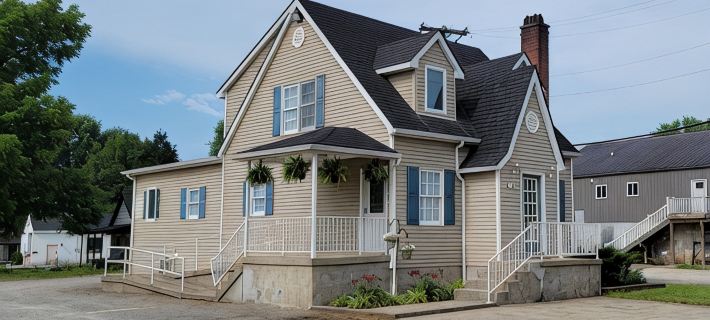 Spacious, Fully-Stocked, Walking distance to Downtown Hotels in Bardstown