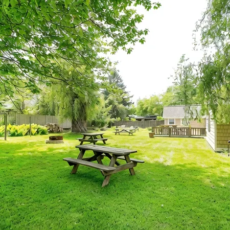 3 Adorable Old Fashioned Cottages In A Great Location ~ 3 Cottages At One Price!
