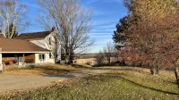 Quiet farmhouse with amazing views - close to skiing in Ellicotville!
