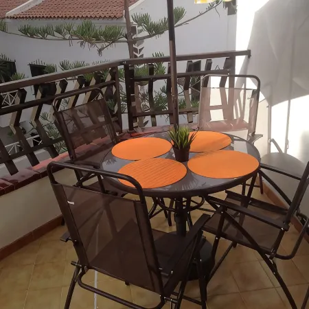 Club Tenerife Los Diamantes 1 Bed  Apartment Seaview Los Cristianos. FREE WIFI
