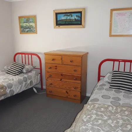 Lampe House - A cosy, pet friendly cottage at Talbingo, Snowy Mountains NSW