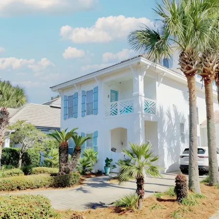 Million dollar villa · Beachfront neighborhood · Free cruise · Resort amenities