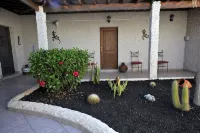 ECO Friendly Volcanic Rock Villa with Private Pool (6.7m x 4.6m) WiFi. Sea View. - Kolam Renang Peribadi