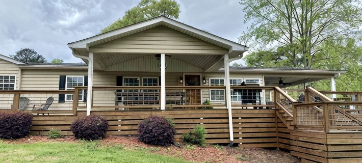 Lake Sinclair retreat with Boat Dock, Waterslide and BIG Views! Hotels in Baldwin County