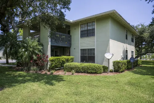 A + Location!  2 Bedroom/ 2 Bath Condo with pool/ stroll to beautiful beach