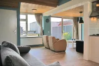 Apartment with breakfast, beach and center within walking distance. - 4성급