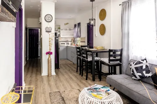 Purple Cottage, Hidden Gem near Hummingbird Beach - balcony