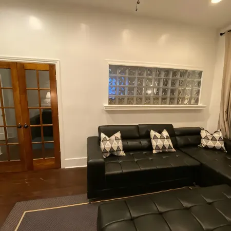 Stylish one bedroom apartment in downtown Jackson