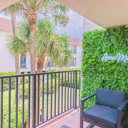 Breezy Beachside Property: Beach Views, Heated Pool, Pickleball & Kid Friendly!