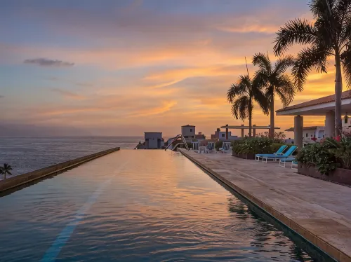 Modern Condo With Ocean View Rooftop Pool Deck Heart of Romantic Zone Beach Area - สระว่ายน้ำส่วนตัว