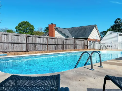 Madison Poolside Parlour - Pools