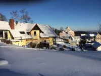 Holiday Apartment at Schönberg Castle - Homestays